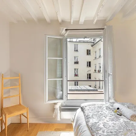 Guestready - De Charme Dans Le Centre De Ix Apartment